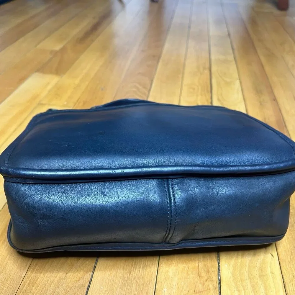 Coach, Willis Vintage Messenger Handbag Solid Black Serial Number X8D-9927